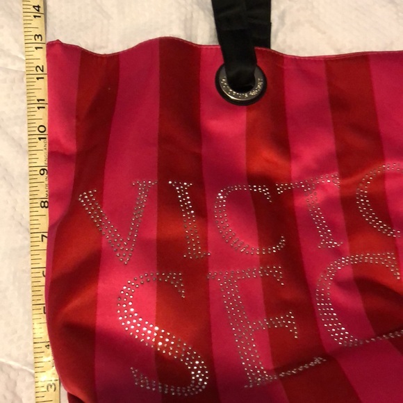 Victoria’s Secret bag - Picture 4 of 7